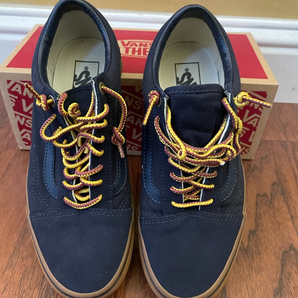 Vans - Picture 6 of 10